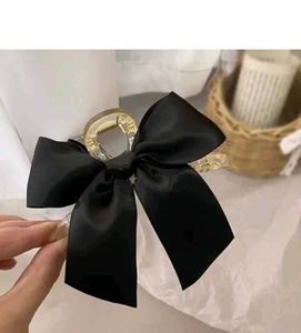 Elligant Hair Clip Bow🎀 For Girlies.
