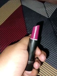 Blue heaven And Elle18 Lipsticks