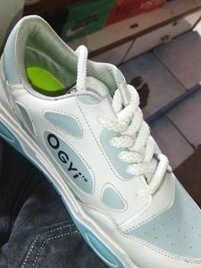 Oggy Ke New Shoes