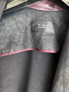 shrug type Elegant Black Coat