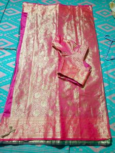 Elegant Green Silk Saree with Blouse