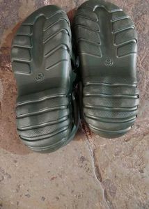 Men&#39;s Olive Clogs