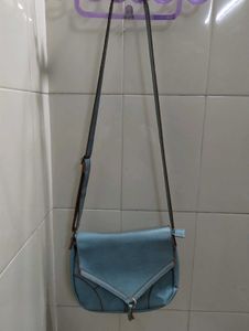 Beautiful Blue Baggit Sling