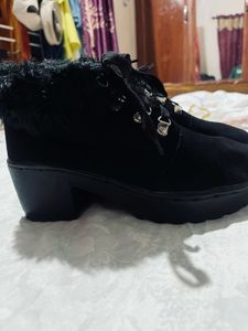 Black Fur Trim Boots