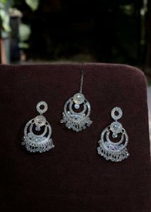 Elegant Earring &amp; Mangtika Set