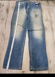 sc2479 Levi Strauss Distressed Jeans size 36