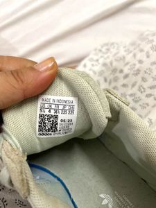 Adidas Originals Falcon Sneaker