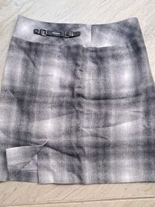 Chic Black Top &amp; Plaid Skirt Set
