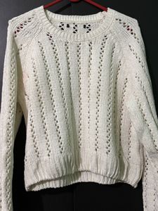 trendy white sweater ☕️