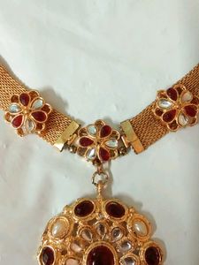 Brand 🎉🎀New🎁 Gold And Maroon Stone Studded Neck