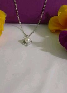 Pearl Pendant With Locket