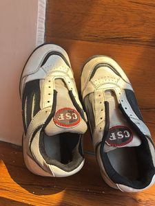 Sport shoes