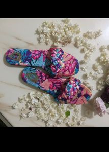 Multicolour Textured Flats