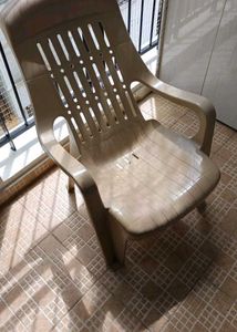 Comfortable Relax Plastic Chair