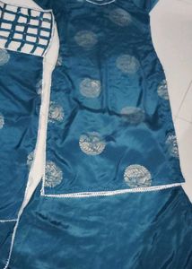 New 4 Peace Set With Hijab