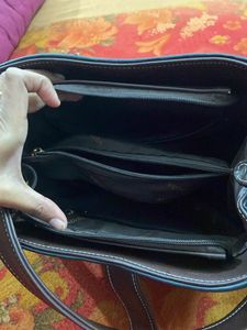 Get Adisa Bag In Good Conditioned