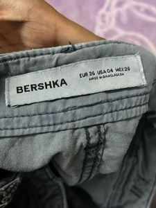 Bershka Cargos