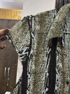 Tiger Print Cutsleeves Shirt