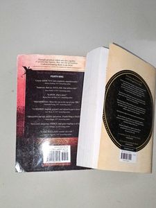 Fourth Wing &amp; Iron Flame Set