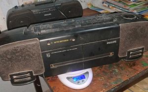 2VINTAGE PHILIPS TAPE RECORDER