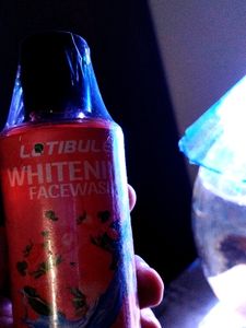 LATIBULE Strawberry Flavor Skin Whitening FaceWash