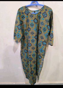 Set of 6 kurtis in size 40. Each kurti for 100!