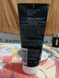 POND&#39;S Bright Miracle Detox Facewash with 10X