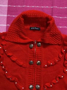 Red Pullover