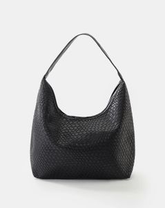 black tote bag