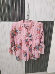 Floral Pink Top 🌸