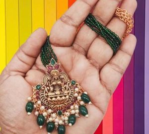 Lakshmi Devi 3lines Green Chain With Locket