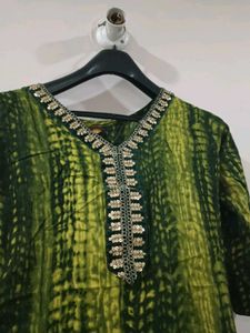 Green Embellished Kurta With Pant
