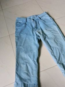 Capri Jeans - Light Wash