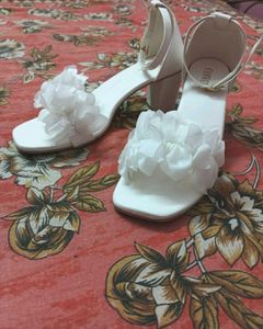 White Floral Sandals🌸