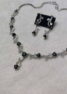 American Diamonds studded jewellery set (Black)