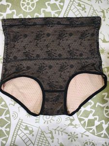 High-Waisted Lace Panties