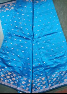 Elegant Blue Leaf Pattern Saree