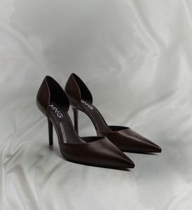 MANGO BROWN PUMPS