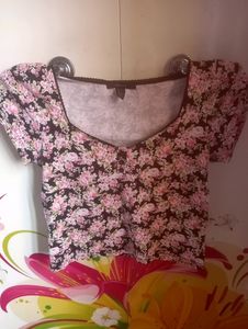 (PRIZE DROP) Flower Print Crop Top