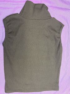 Sleeveless Turtleneck Top