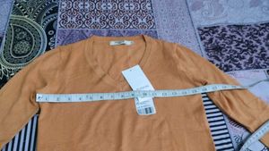 🆕🧡BRAND NEW V-Neck Sweater Top🧡🆕