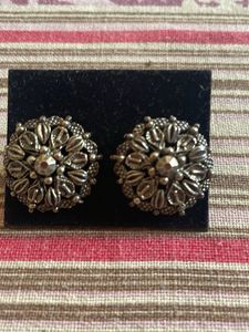 Oxidised Studs