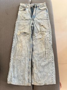 H&M light blue distressed jeans