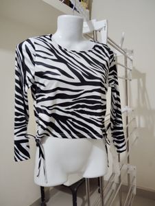 Size M- Zebra Print Long Sleeve Top