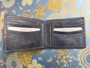 Dcent Kraft Genuine Leather Wallet with brand Box