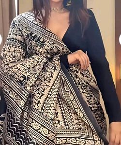 Elegant Black &amp; Beige Saree🖤