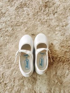 School White Shoe