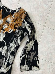Pakistani Chikankari Kurti And Dupatta