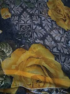 Pretty Roses Chhiffon Saree