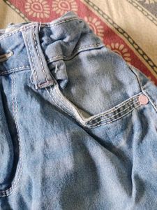 Cute Girl&#39;s Denim Jeans